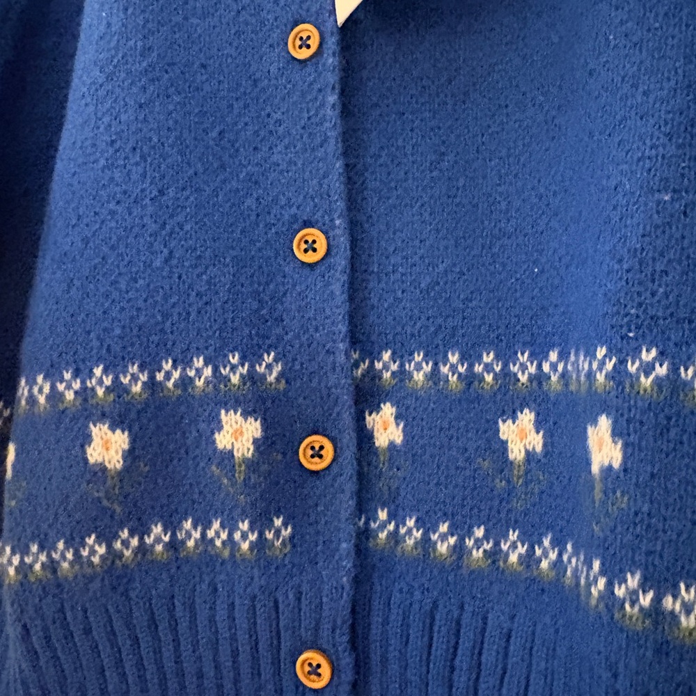 Emile et Aida Blue and white floral daisy knit cardigan 4T - Picture 5 of 6